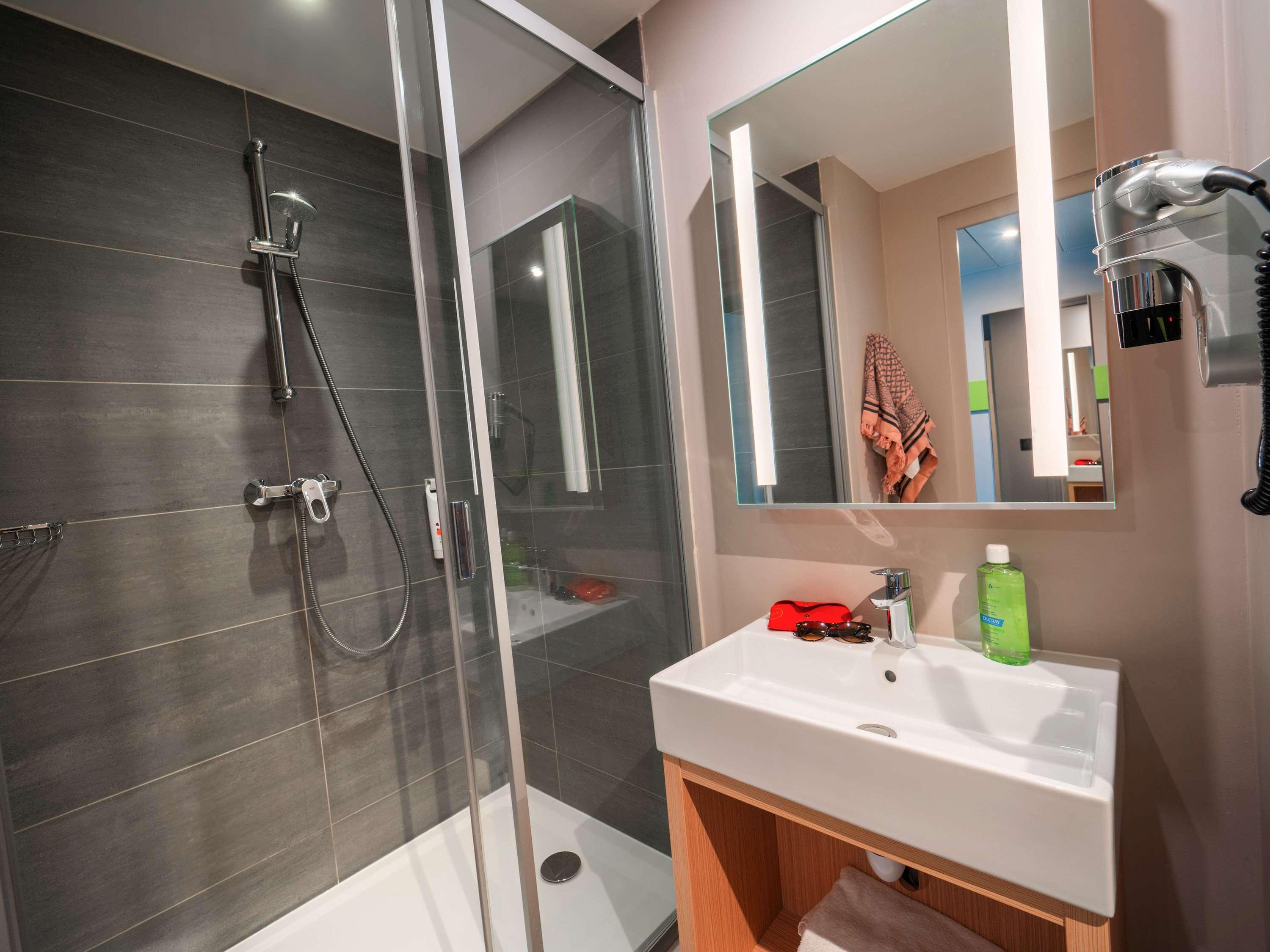 Ibis Styles Clamart Gare Grand Paris Exterior photo