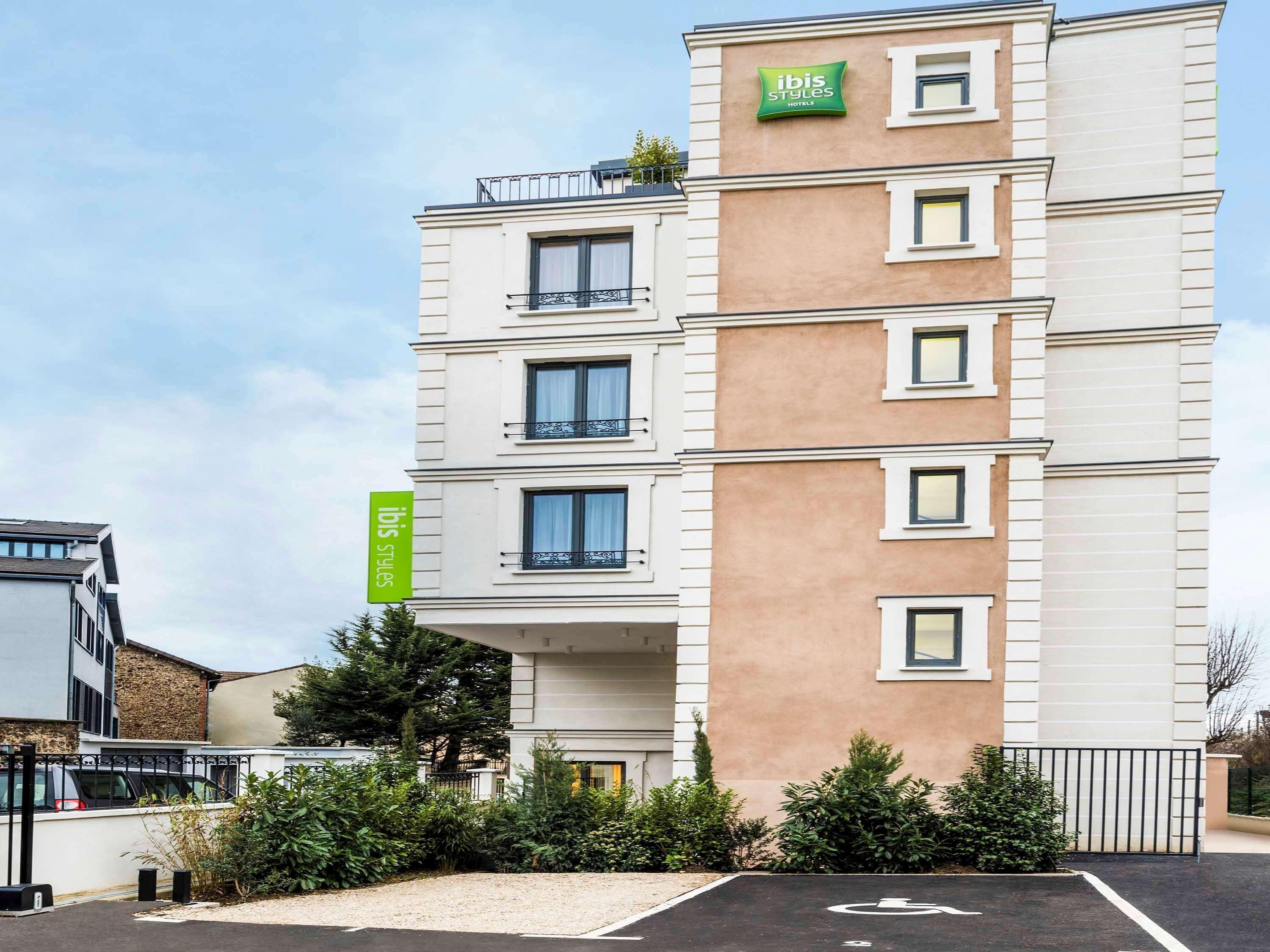Ibis Styles Clamart Gare Grand Paris Exterior photo